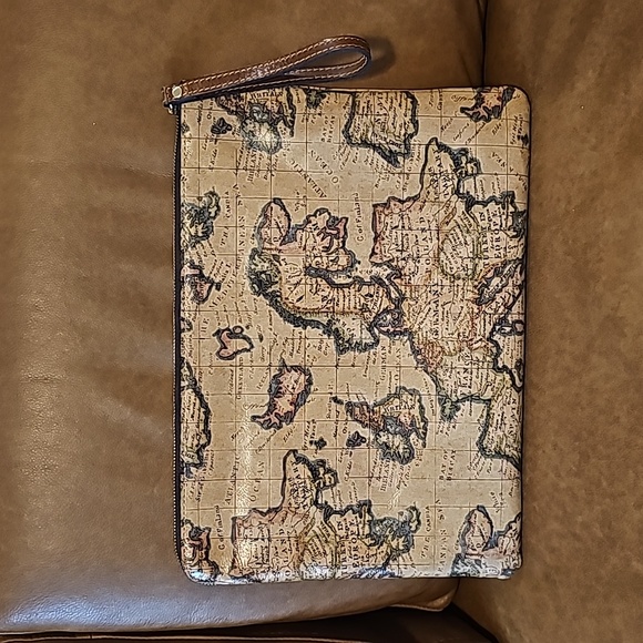 Patricia Nash Braga Laptop Case Classic Map Print Leather 15" Wristlet Zip - Picture 2 of 11